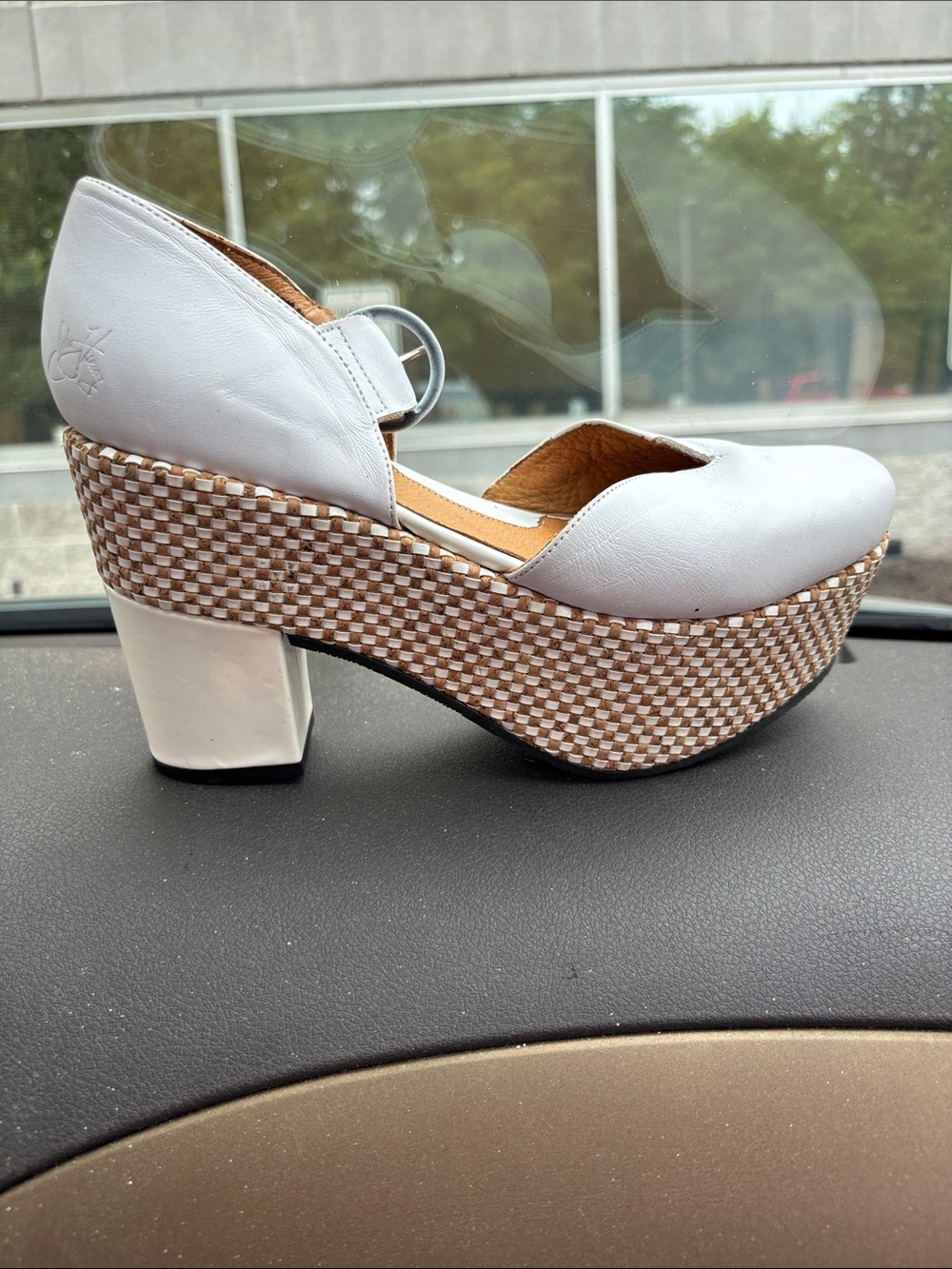 Fluevog ana Rita White Platform Mary Jane Heels - Women's Stylish Comfort